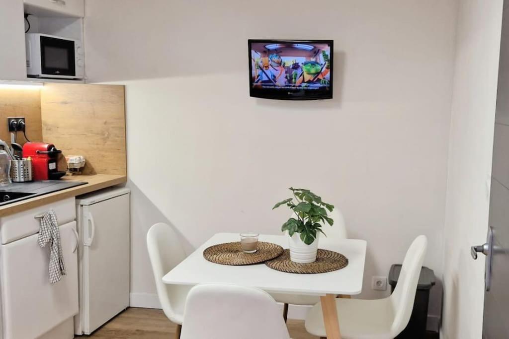 Lourde Center Apartment 3 Bed With Parking Lourdes Eksteriør bilde